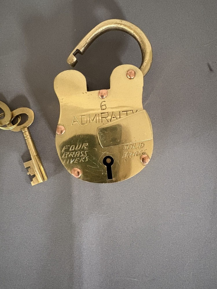 ANTIQUE ADMIRALTY 6 GENUINE SOLID BRASS PADLOCK, FOUR BRASS LEVERS & TWO KEYS