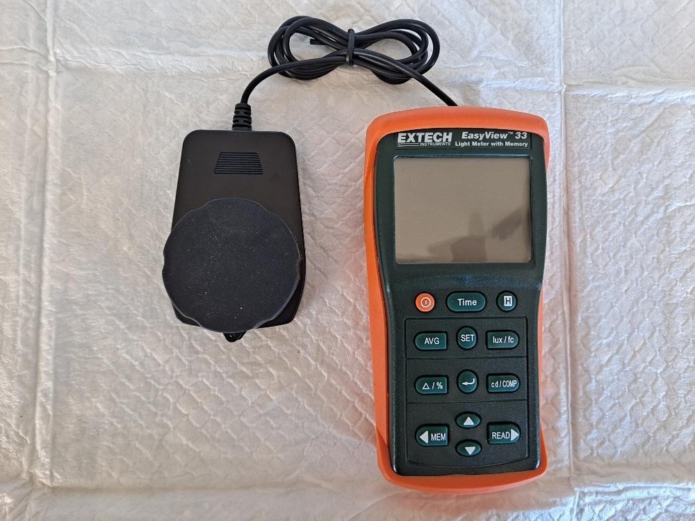 Extech EA33 Easy View 33 Light Meter with Memory, New
