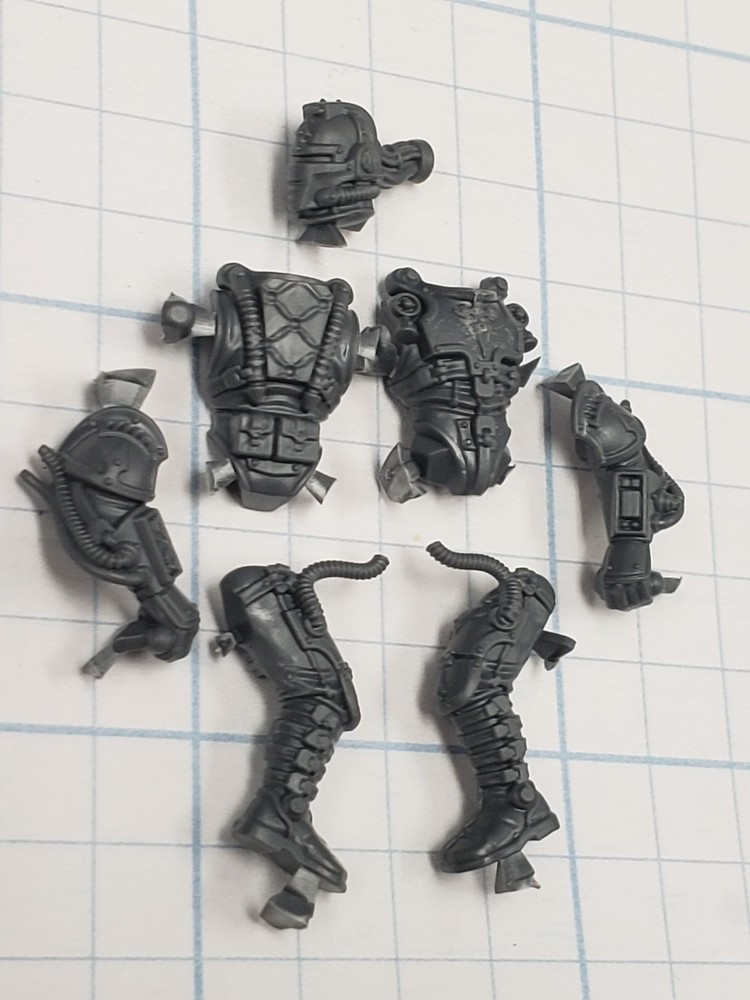 Warhammer 40k Imperial Knights Bits Questoris Canis Rex Hector Pilot Torso B10