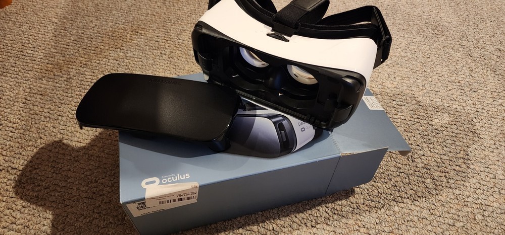 Samsung Gear VR Headset - Frost White