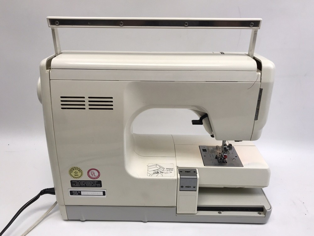 Janome Memory Craft 5000 Computerized Sewing & Embroidery Machine w/ Accessories