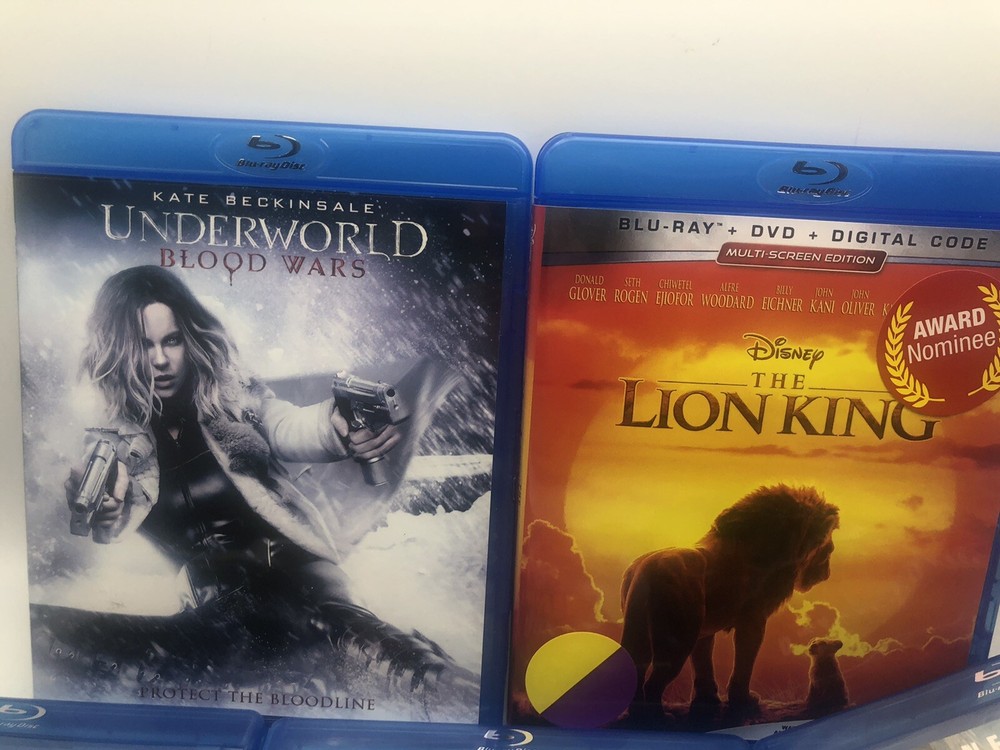 Lot of 8 empty blu ray cases - No Discs