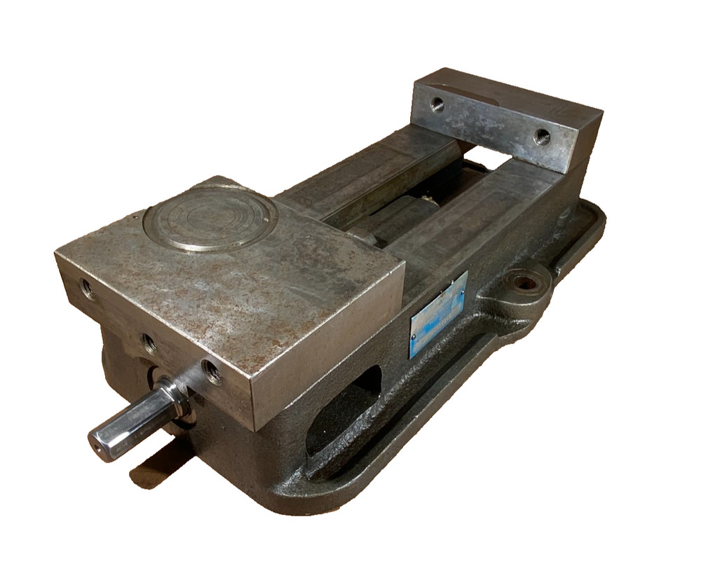 Kurt D675 Precision Machine Vise 6" Jaw Width - Handle Included