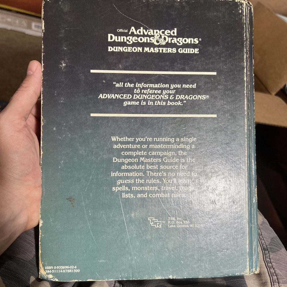 Advanced Dungeons & Dragons Dungeon Masters Guide Hardcover 2011