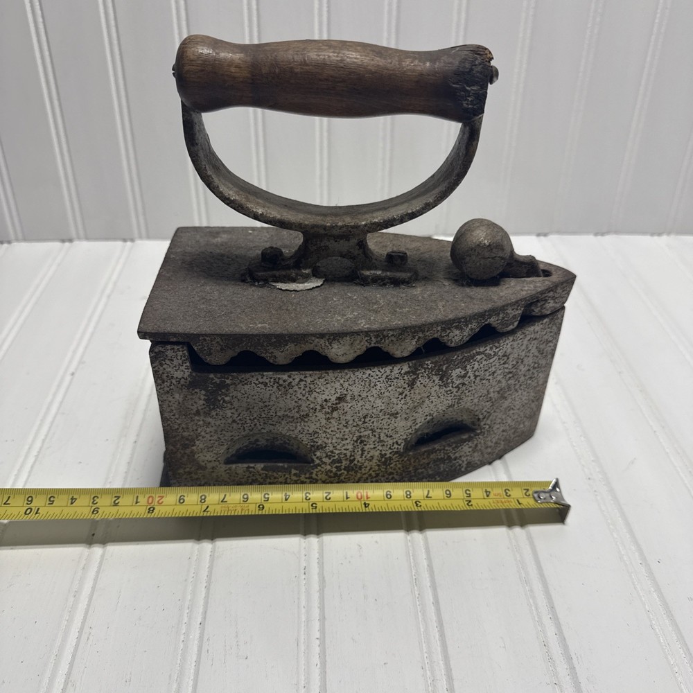 Antique Clothes Steam Iron Coal Powered Cast Iron READa*