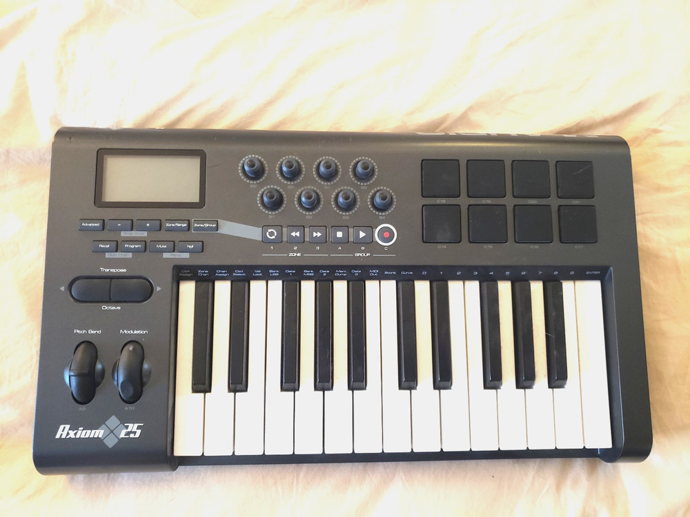 M-AUDIO AXIOM 25 USB MIDI Keyboard Controller