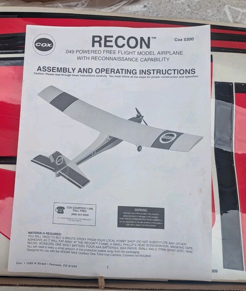 Cox Recon Free Flying Airplane In Box