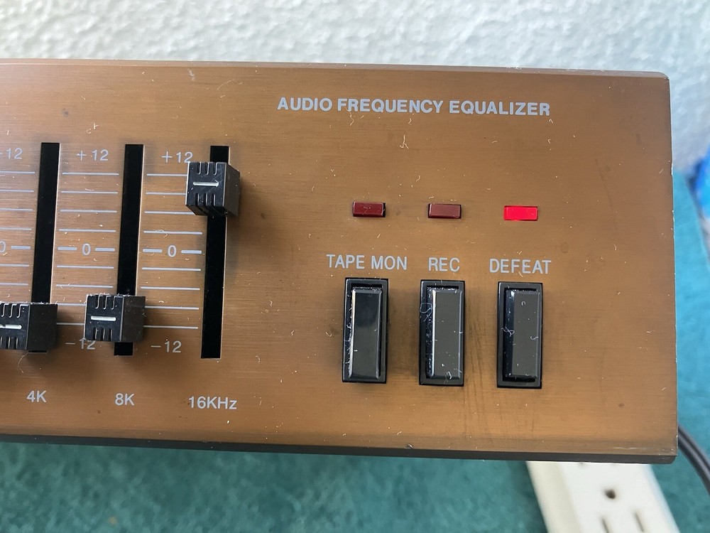 Vintage Coustic Audio Frequency Equalizer HEQ 7000A