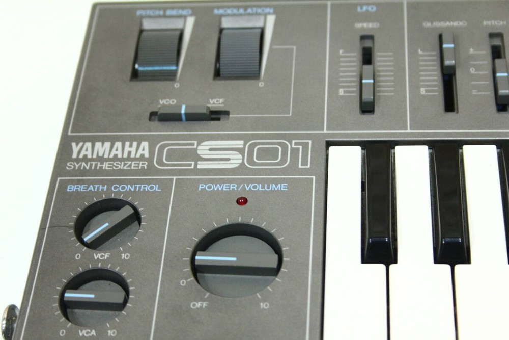 Yamaha CS-01 CS01 Mobile Analog Synthesizer keyboard