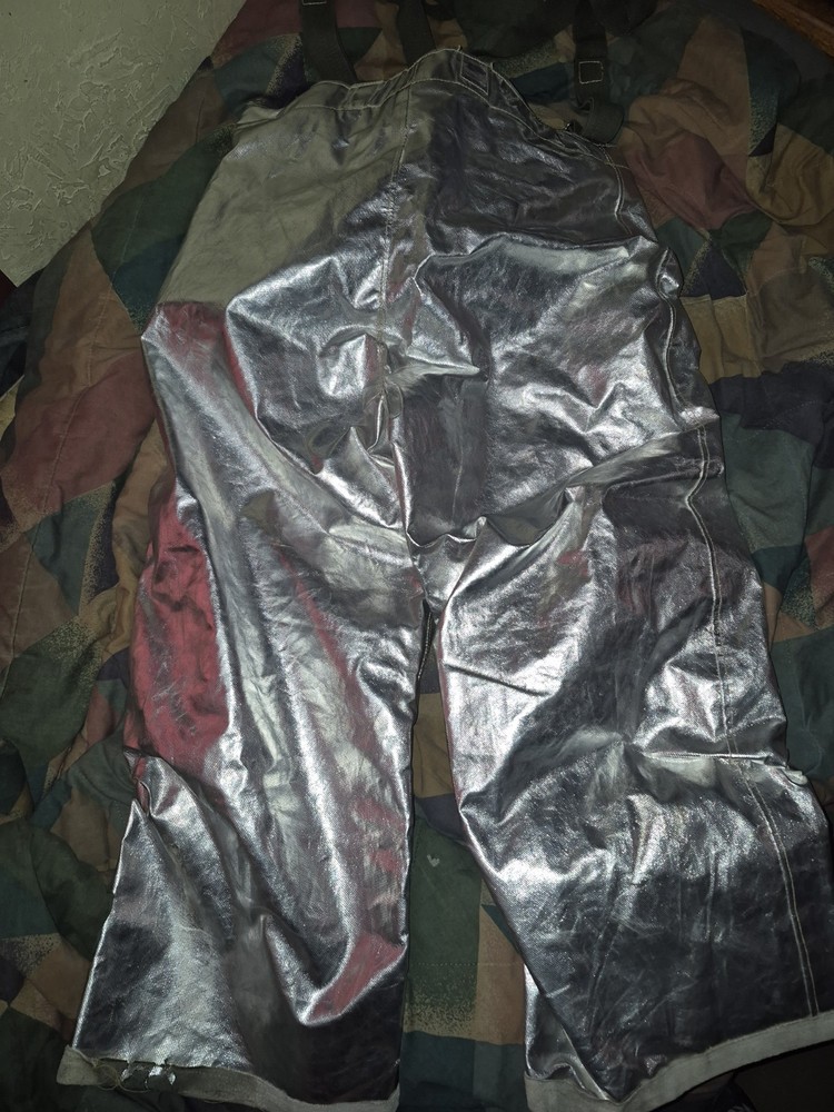 Fireman's Aluminumized Over Pants & Helmet - Medium 34-37
