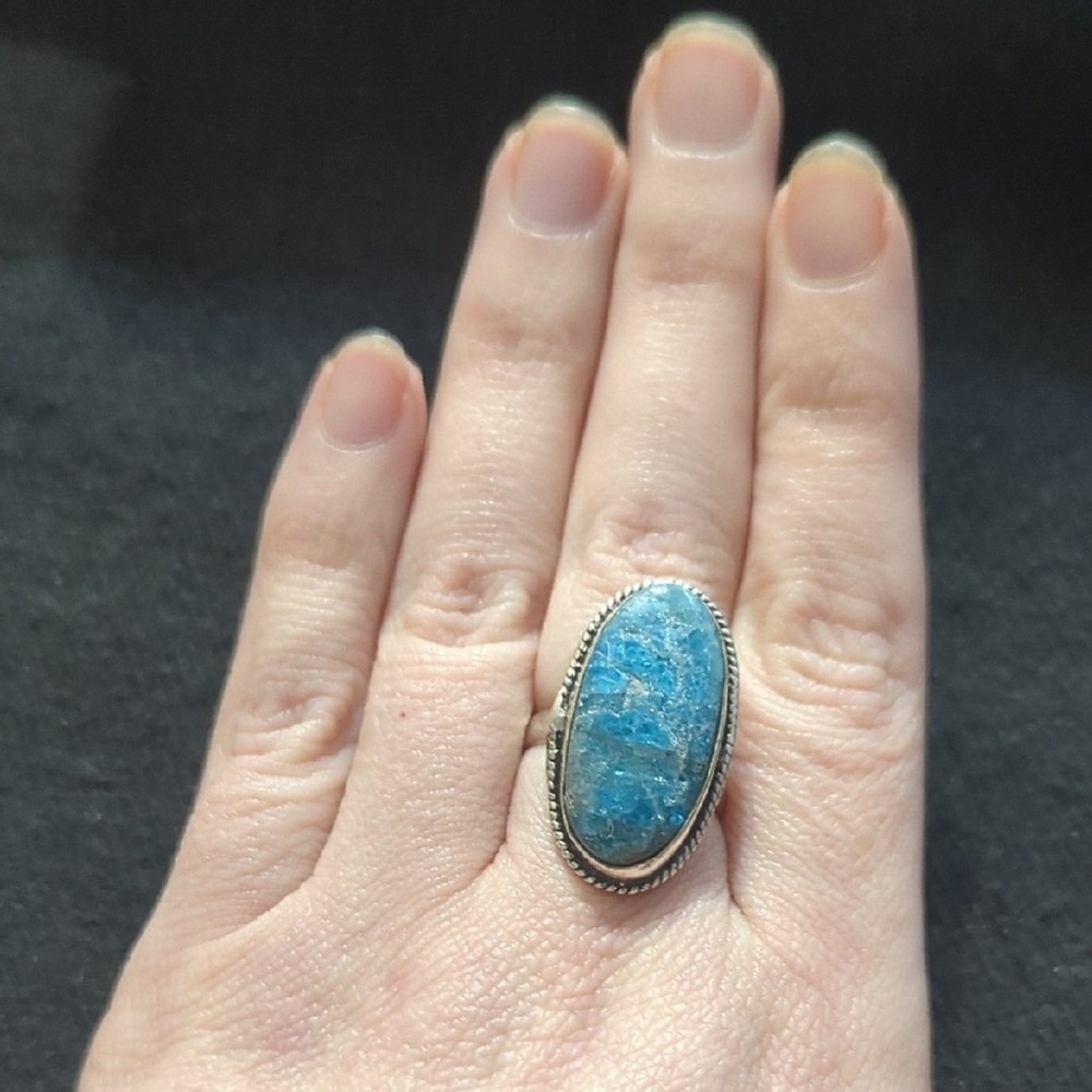 Silver Plated Bright Blue Apatite Gemstone Oval Statement Ring - Size 8.5