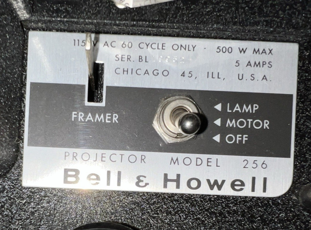Bell & Howell Model 256 Auto Load Projector 8mm Untested