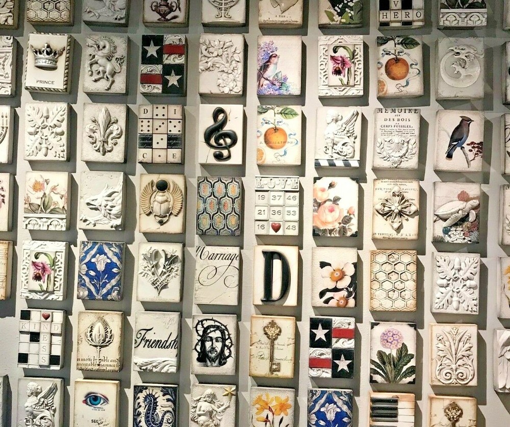 Sid Dickens Memory Tile Wall Hanger - Box of 100