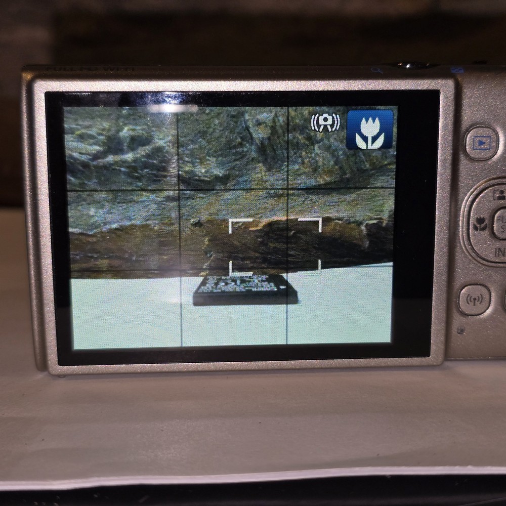 Silver Canon PowerShot ELPH 360 HS Compact Digital Camera (Tested Working)
