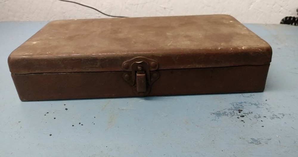 Vintage storage box (LL)