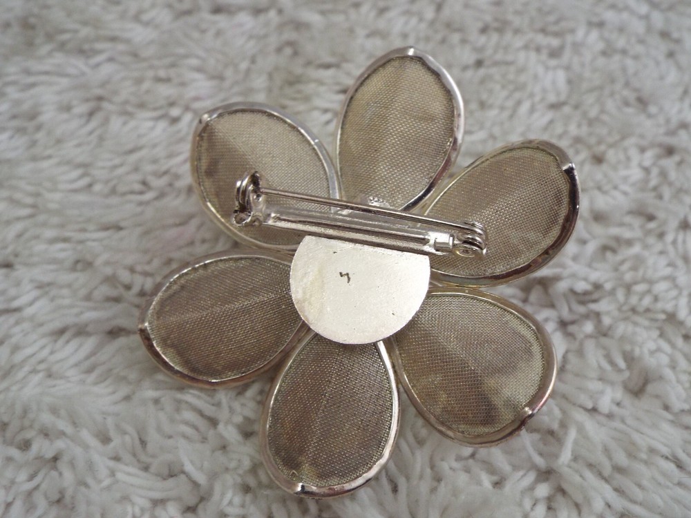 Silvertone Mesh Flower Pin (G26)