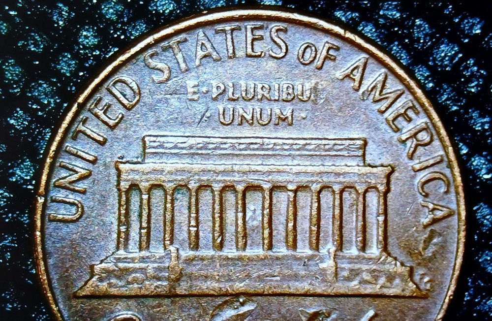 1978 Lincoln Memorial Cent With Multiple Strike Throughs On Reverse Mint Error