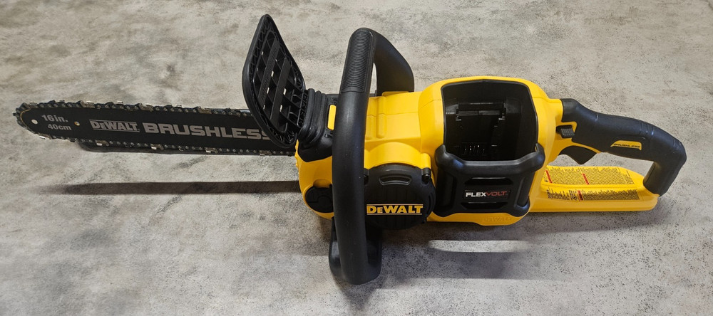 DeWalt 60V FLEXVOLT 16" Cordless Chainsaw Model# DCCS670 Bare Tool
