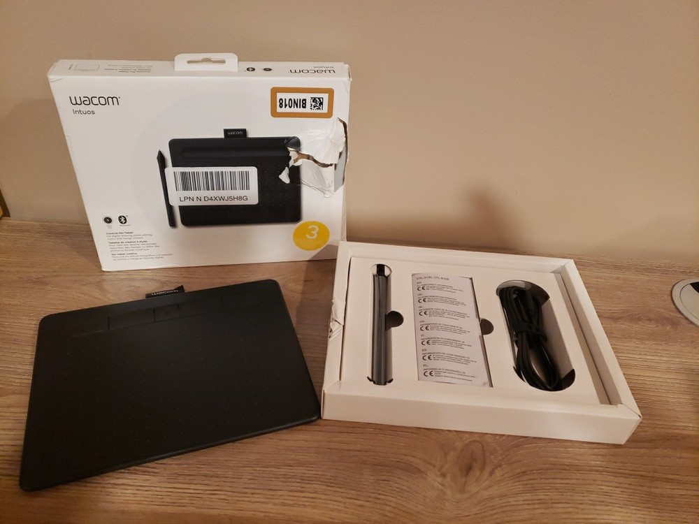 Wacom Intuos S Wireless Drawing Graphics Tablet - Black