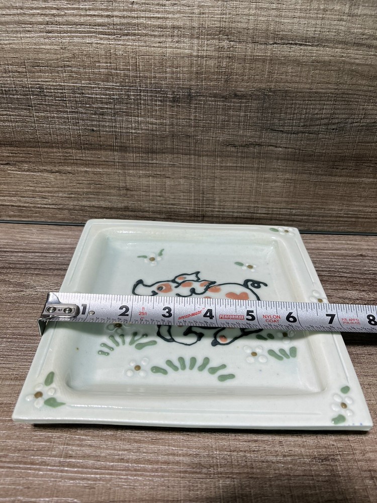 Signed Suki Pig Art Pottery Ceramic Plate 7 In