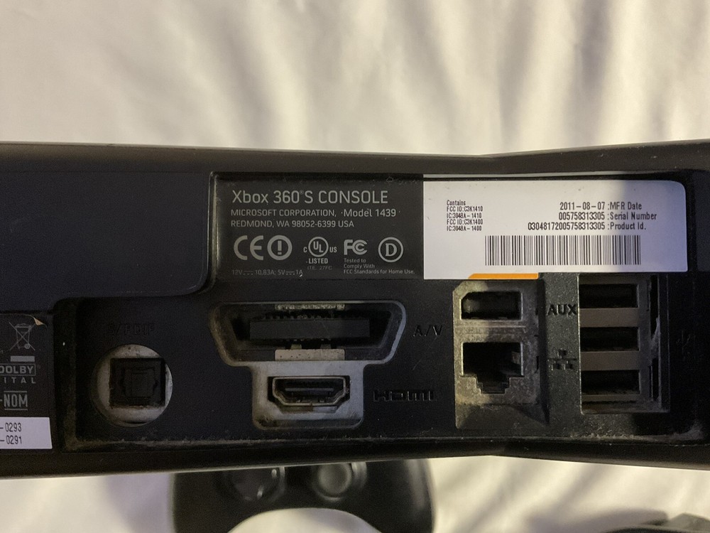 Microsoft XBOX 360 Console Controller NOT TESTED