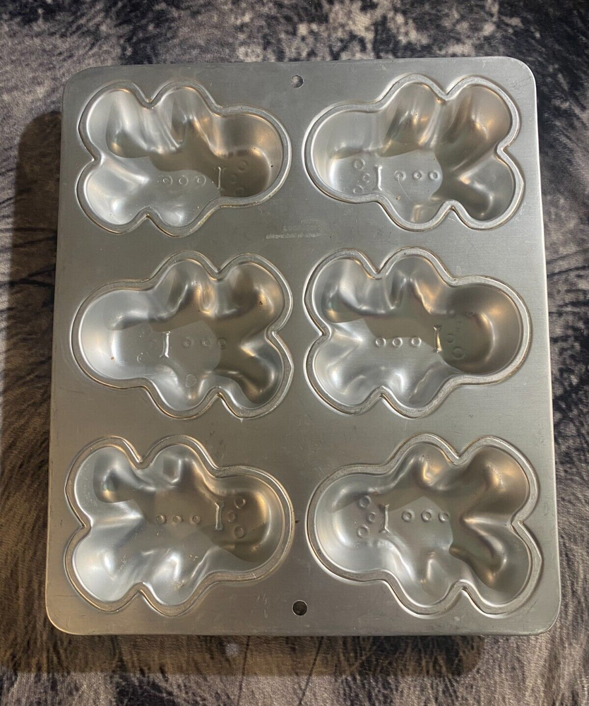 Wilton Gingerbread Man Cake Pan Mold 2105-6503