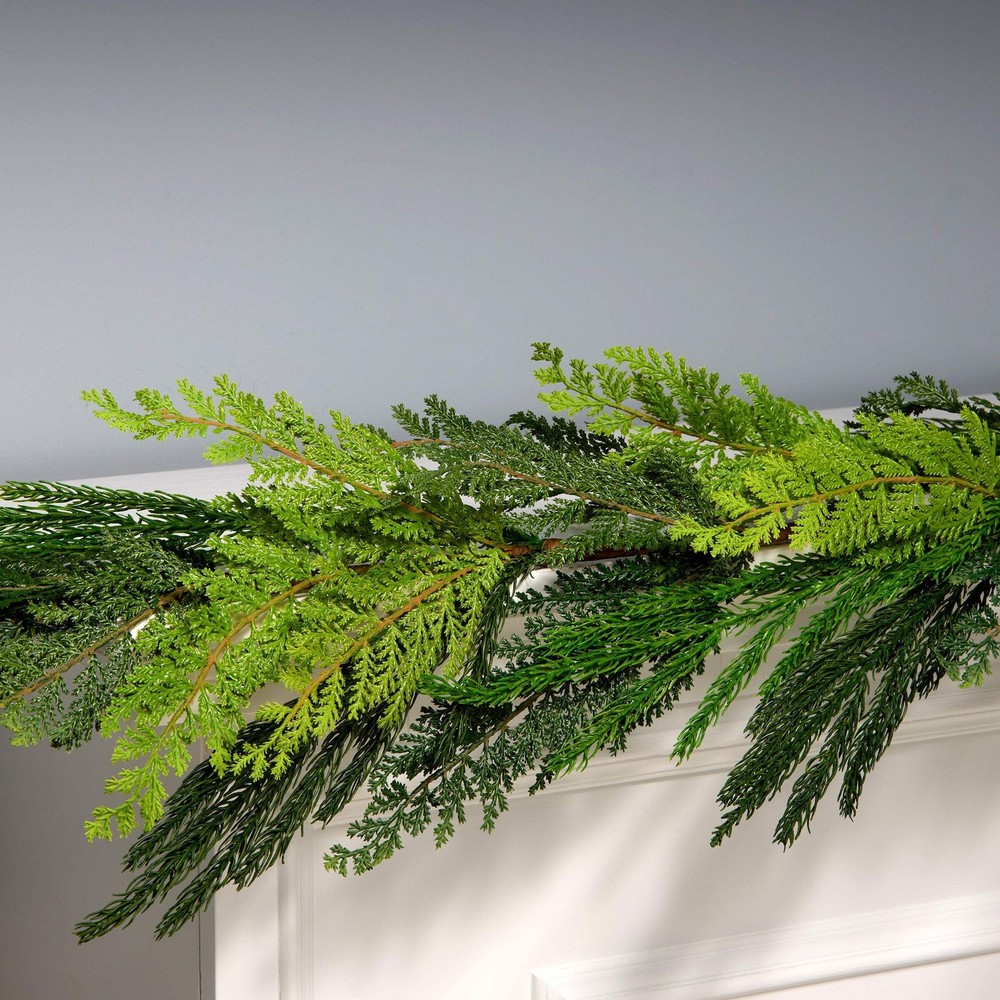 5 ft. Christmas Cottage Garland