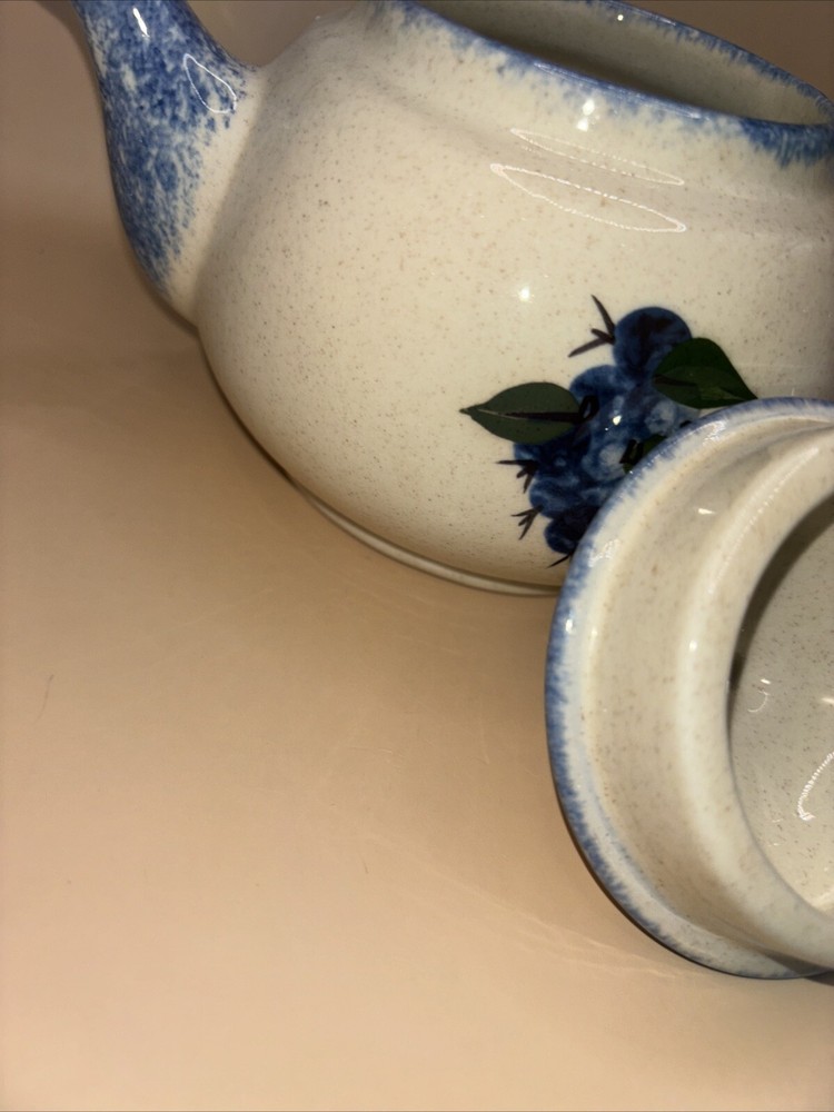 Debbie’s Blueberry Ware Teapot with Lid