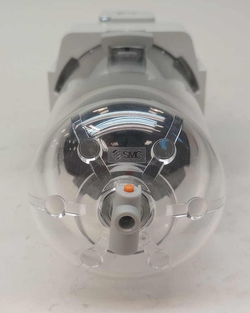 SMC AW40-04-B Filter Regulator 1/2" Port