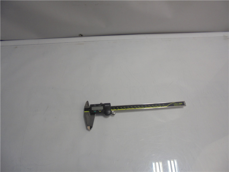 Mitutoyo CD 8 AX Digital Caliper 8 Inch Precision Measuring Tool Tested