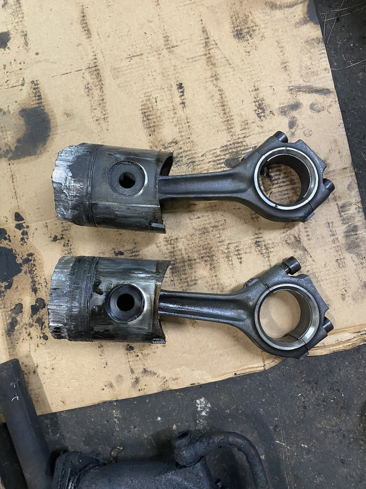 Mack E5 Connecting Rod (1) ML6E25-26