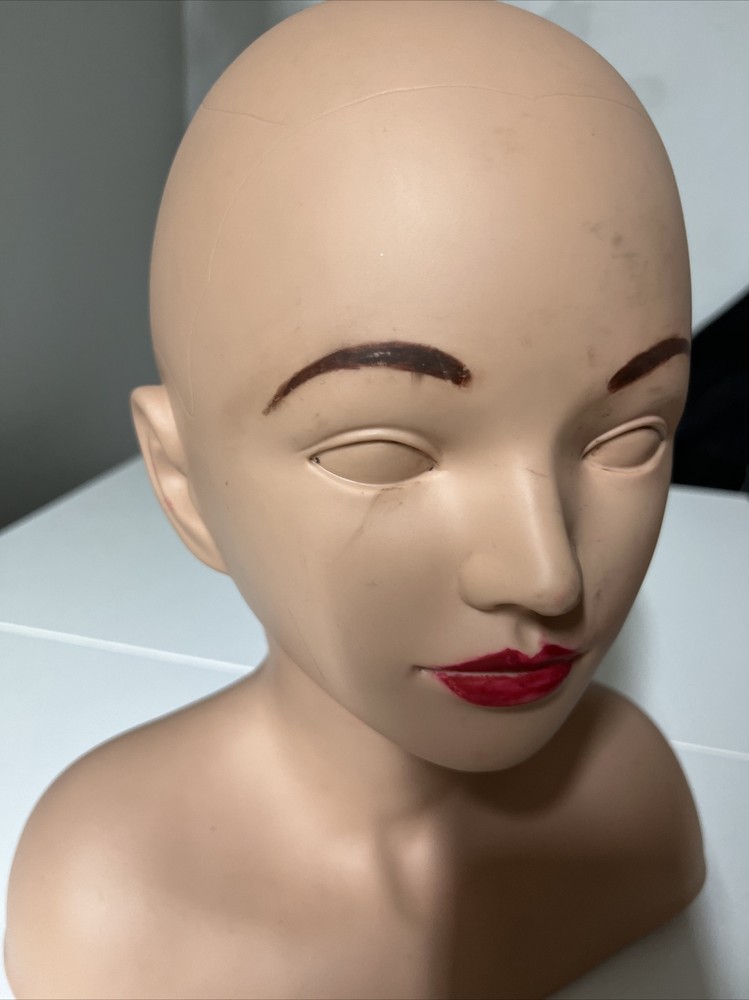 Female Mannequin Head with Shoulders - Used