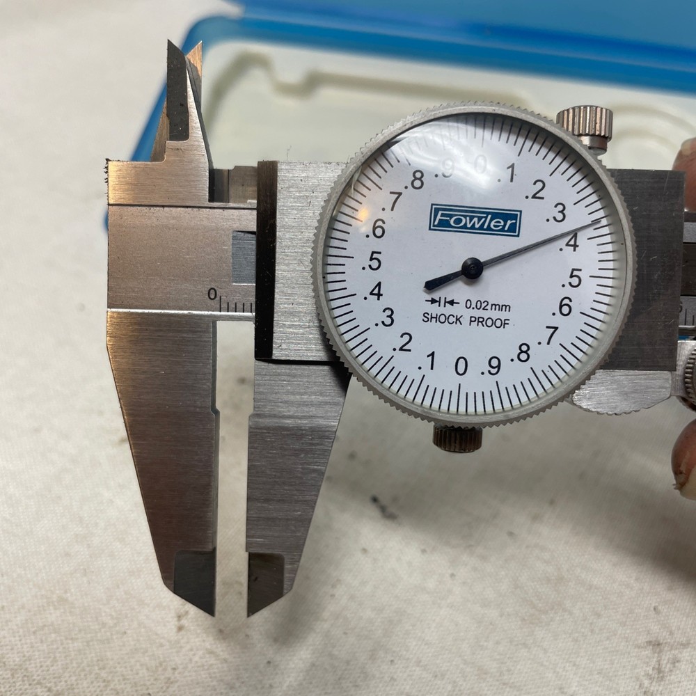 Fowler 52-015-020 150 MM Dial Caliper, 9”. Range .001"