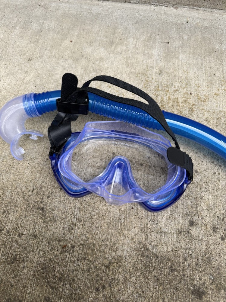 Snorkel And Goggle Set