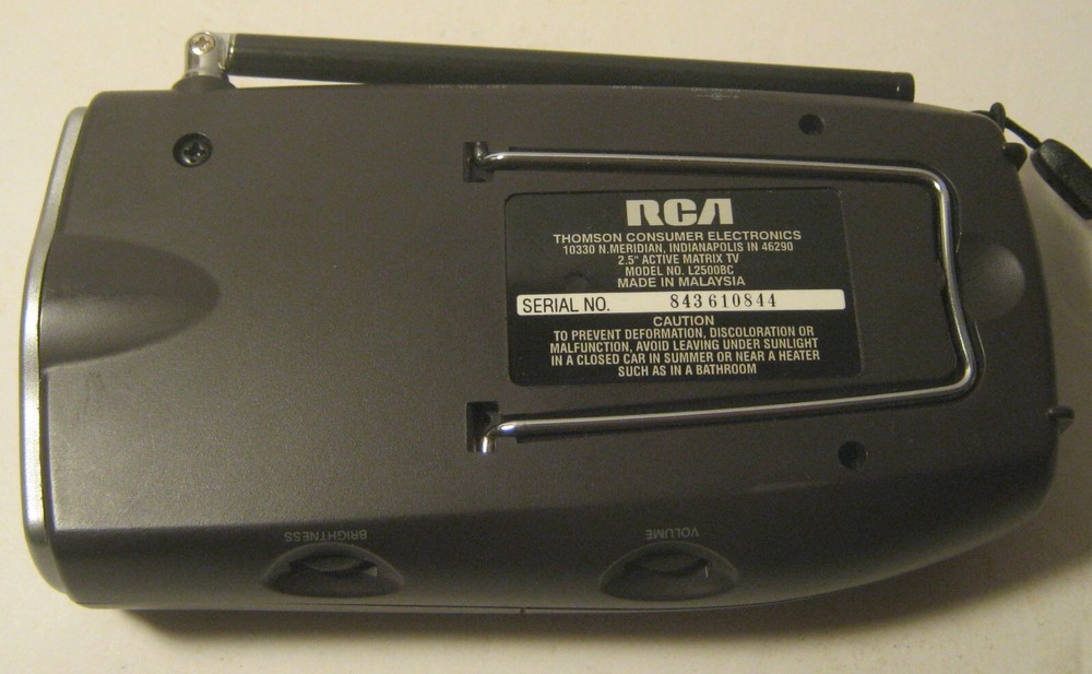 Vintage RCA 2.5" Active Matrix TV Model L2500BC Excellent Condition! POWERS UP!!