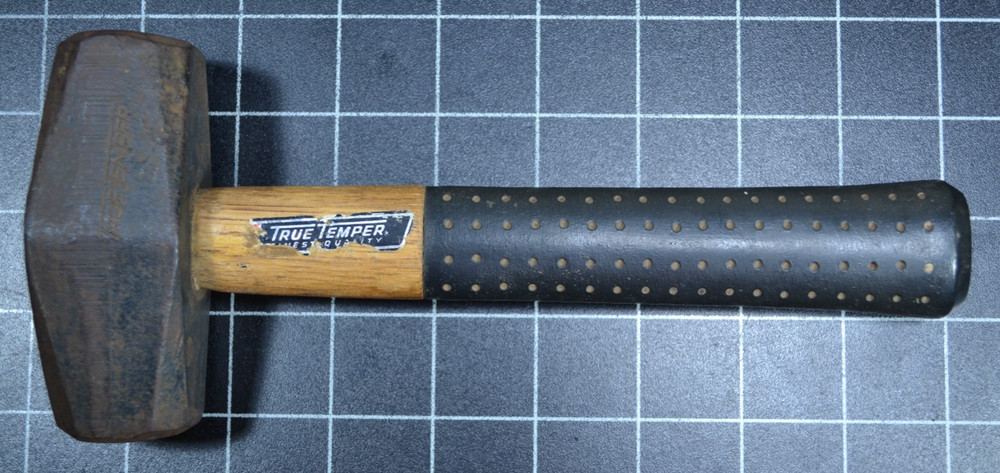 TRUE TEMPER - HAND DRILLING HAMMER - 3# - ALL ORIGINAL - RUBBER GRIP HANDLE