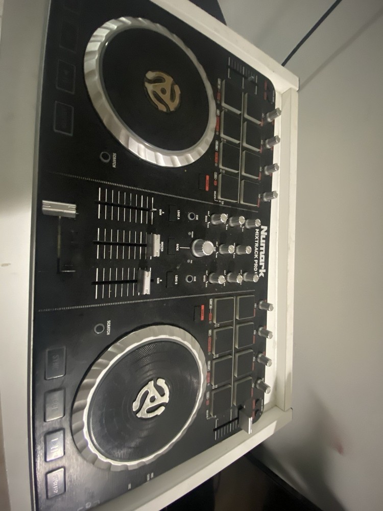 Numark Mixtrack Pro 2 Dj Mixing Controller