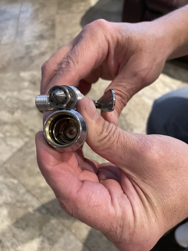DeVilbiss EGA-502 Spray Gun