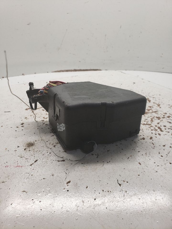 Used Fuse Box Engine fits: 2003 Volkswagen Jetta engine compartment Grade A
