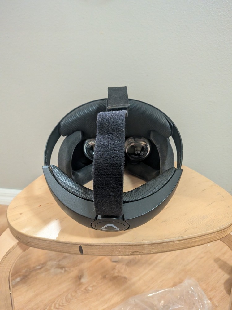 HTC Vive Cosmos PC VR, Virtual reality Headset Only