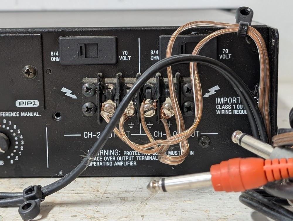 Crown Com-Tech 210 Power Amplifier Two-channels 300 W