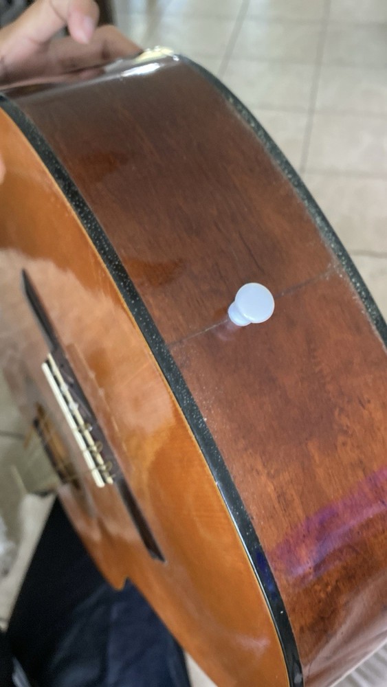 Suzuki No. 32 classical guitar.