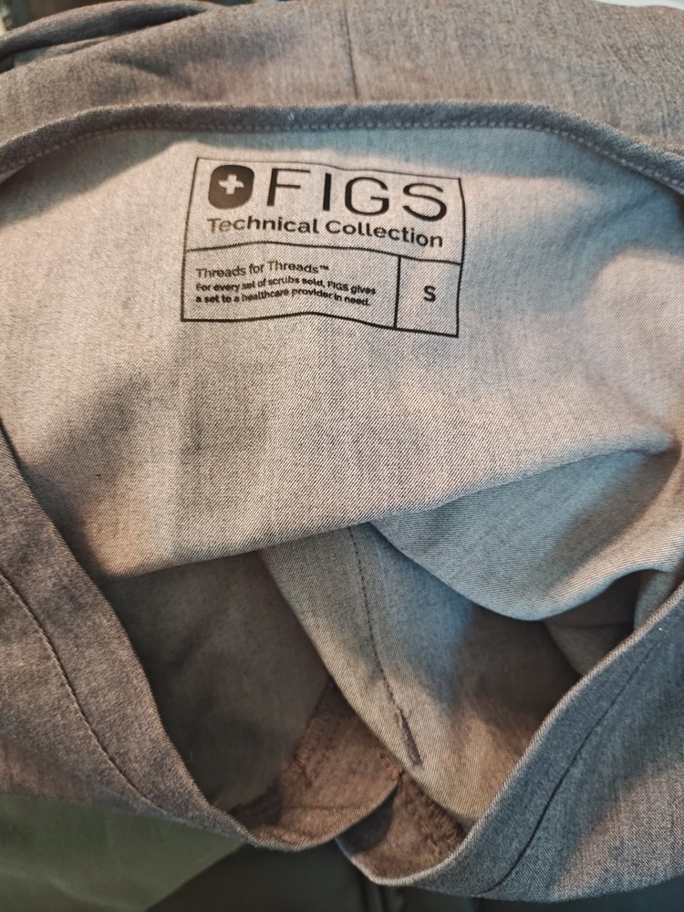 FIGS Woman's Sz Small Technical Graphite Gray One Pocket Scrub Top