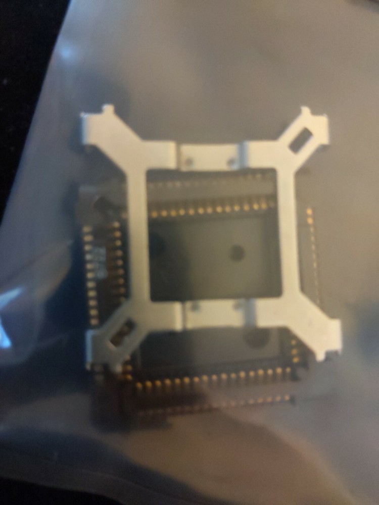 PLCC68 Leadless Chip Carrier Socket with cover