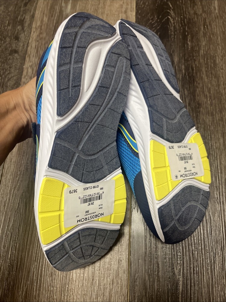 Boys Size 5 Zella Sneakers