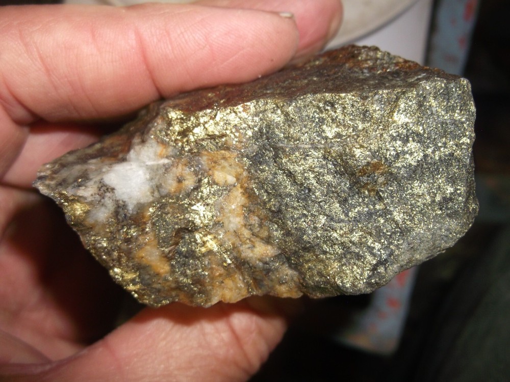 Gold, silver, copper, 197 grams samples ,ore high grade .