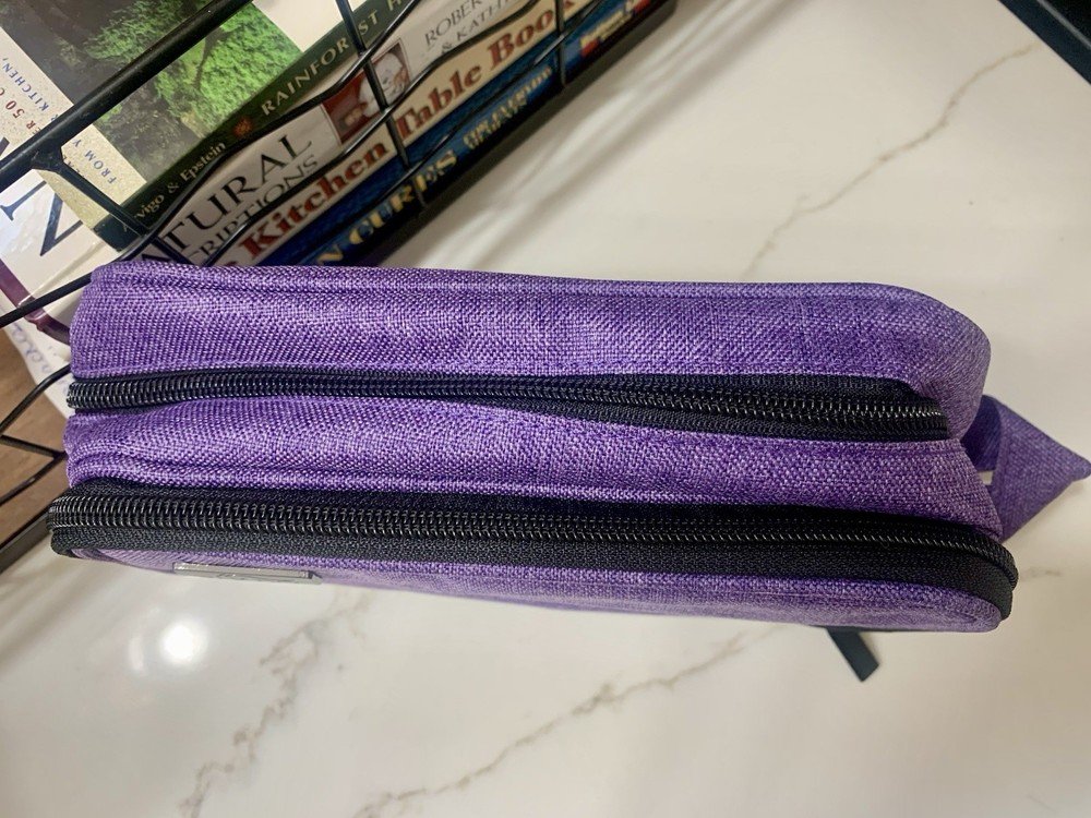 Essential Oil Case with Multiple Compartments and Zipper Closure