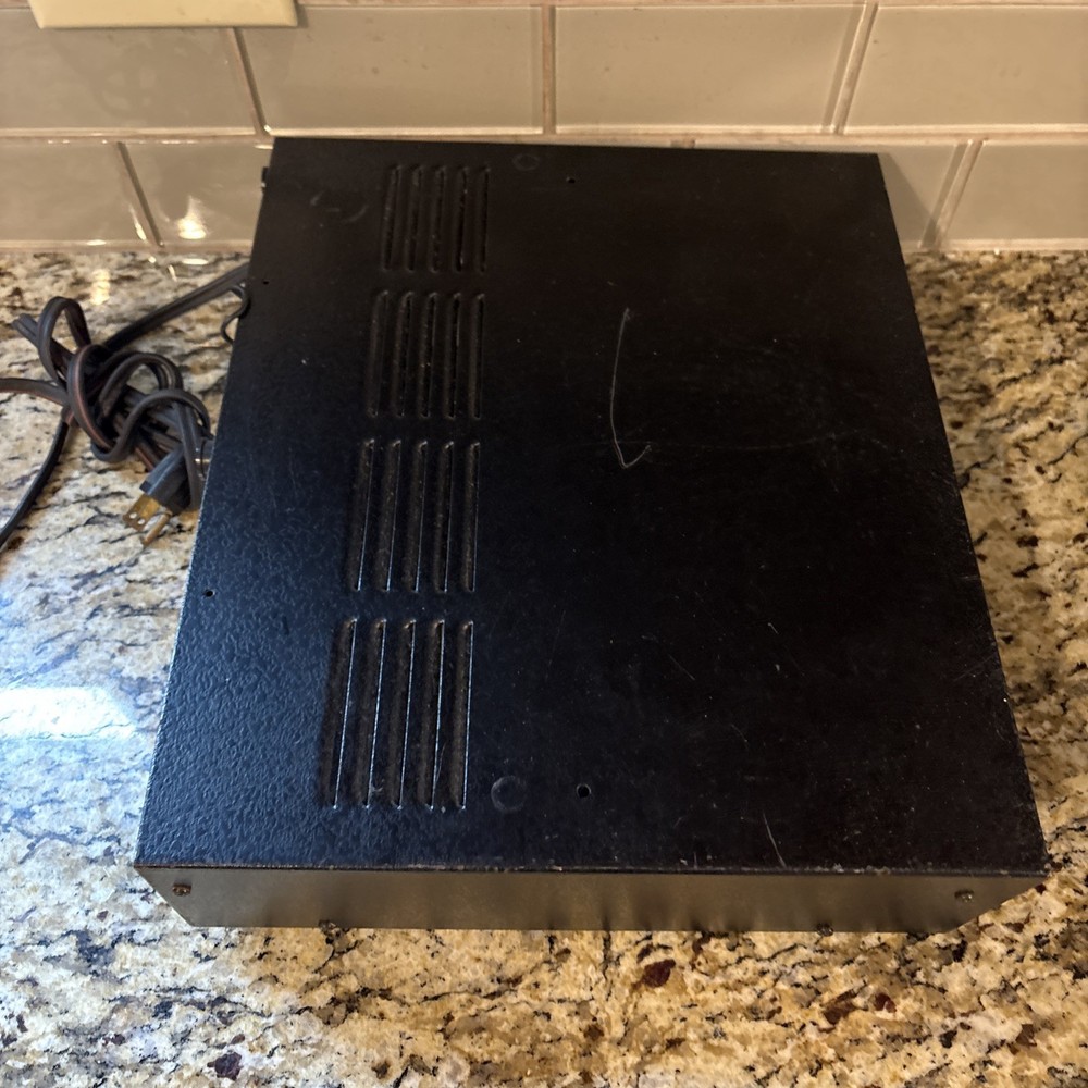 Bogen C-35 Challenger Solid State Amplifier. No Power Parts Only