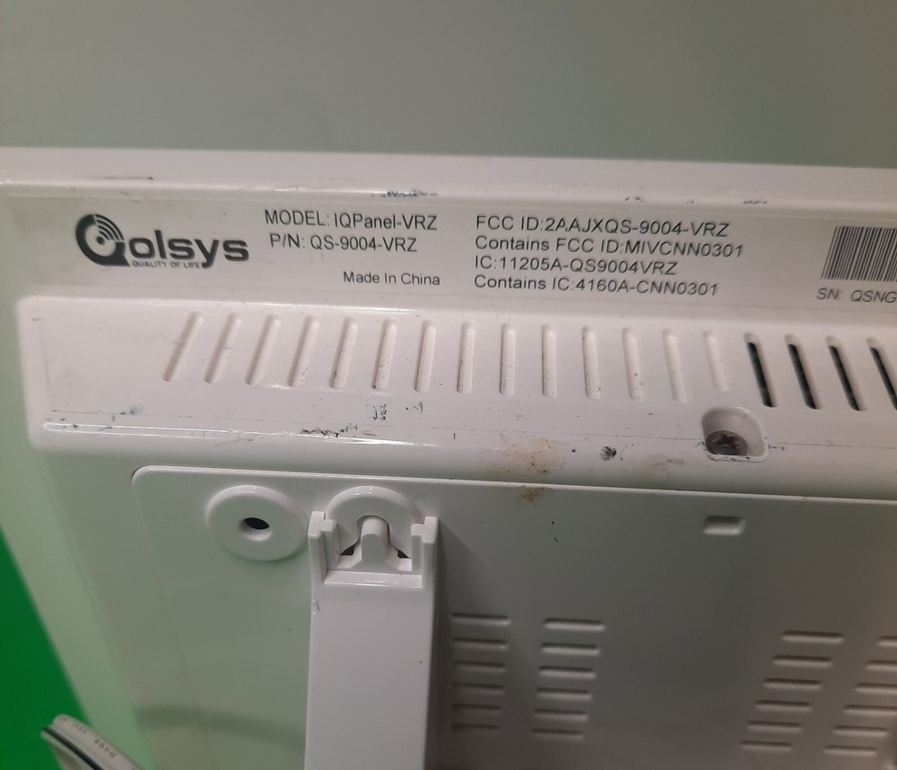 Qolsys Frontpoint IQPanel-VRZ with 7" Touchscreen