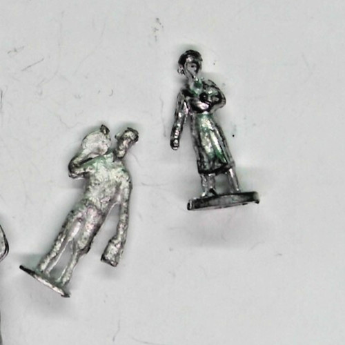 Digital Roundhouse Figures HO People Carrying Objects (4 figures) - See Below